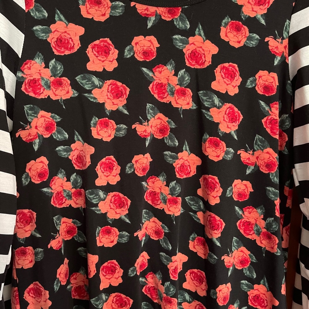 Lularoe Lynnae - Picture 3 of 5